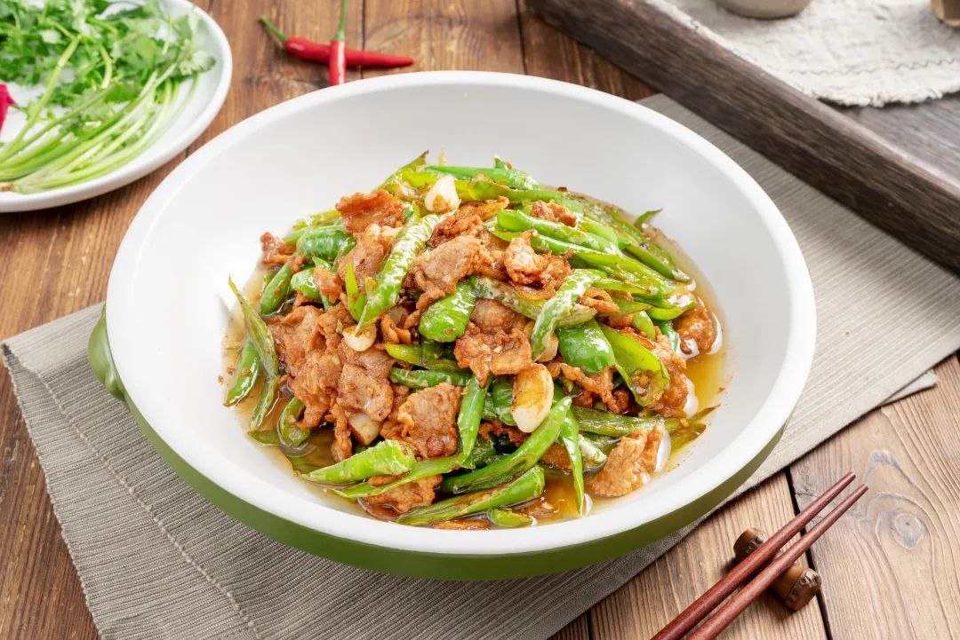 菜竟比肉还贵！餐饮行业再陷食材涨价难题