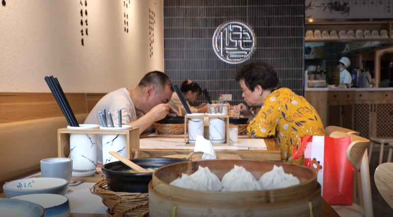 重温上海味道！平台数据显示堂食恢复首日生煎、小笼包搜索量环比涨47%