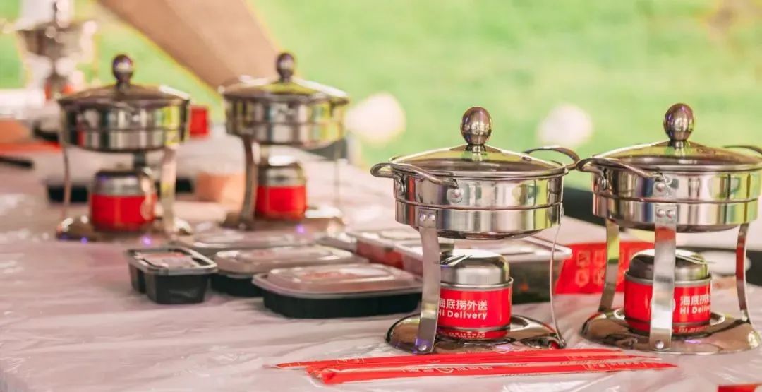 呷哺呷哺新品牌“趁烧”首店落地;海底捞回应小料涨到11元