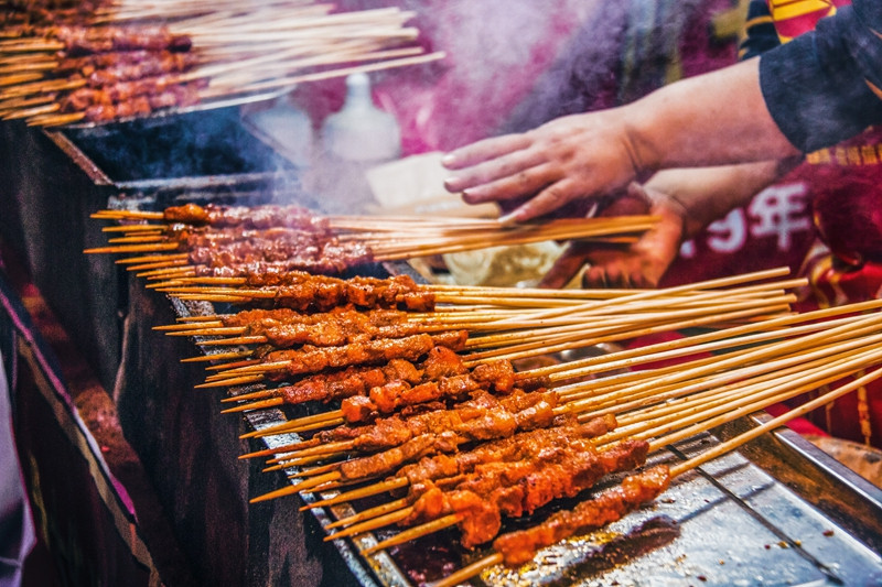 餐饮圈刮起“地摊风”？跑偏的跟风注定难以持久