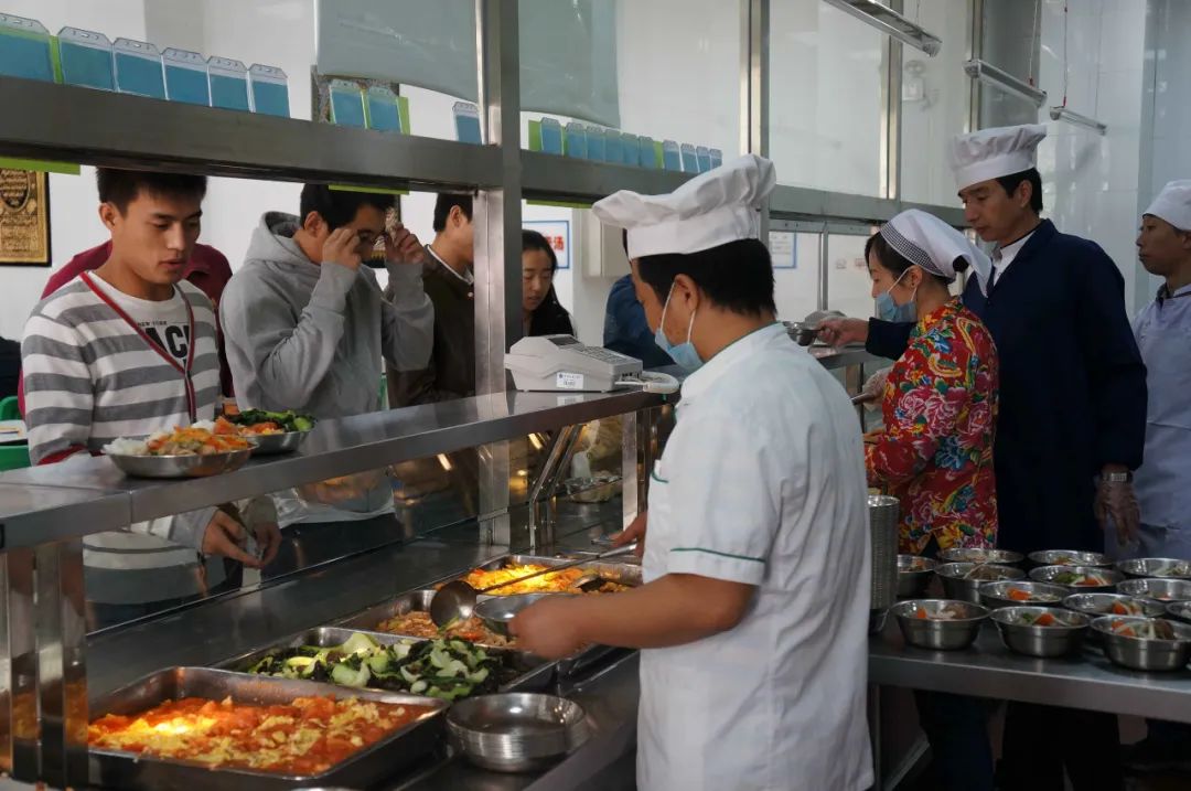 社会餐饮及外行跨界进来分蛋糕,团餐领域正面临新一轮变局