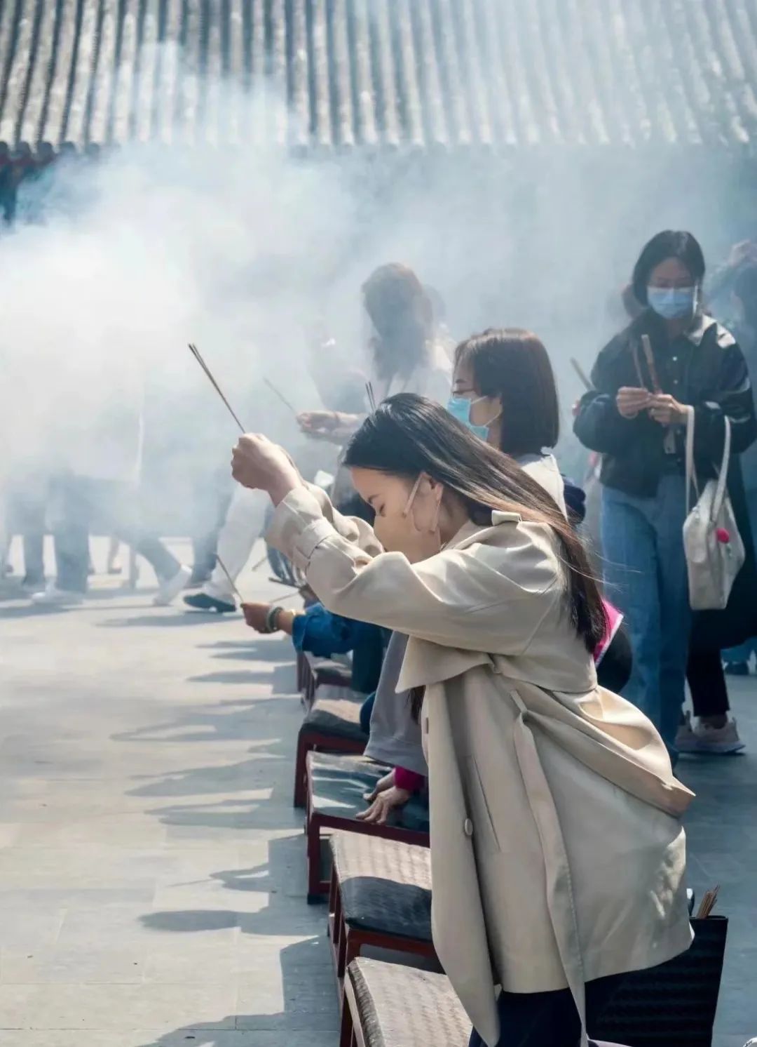 年轻人逛商场只去B1B2了！海底捞、楠火锅闻风而“下”